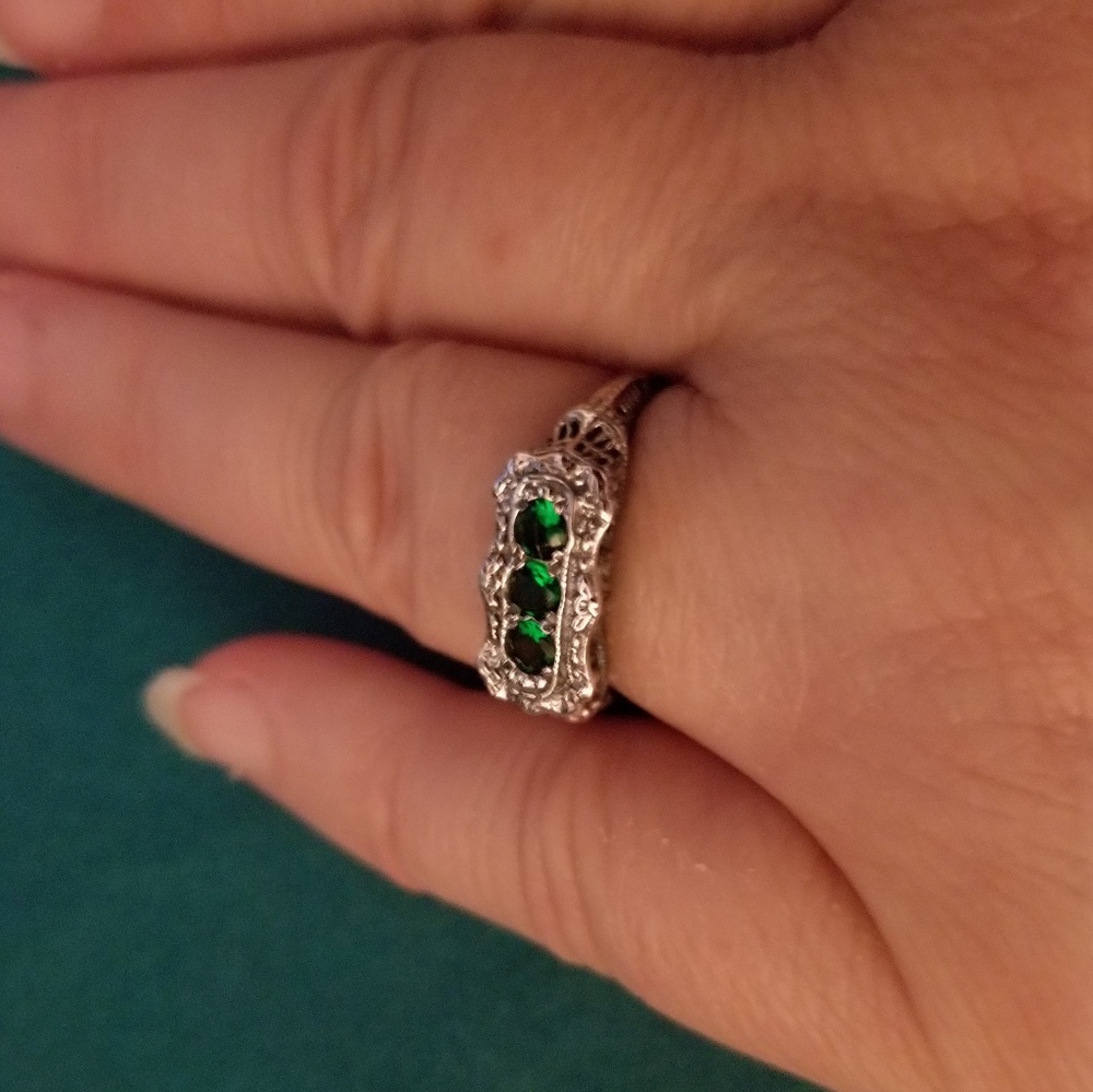 925 1CT Emerald Victorian Reproduction Ring 7